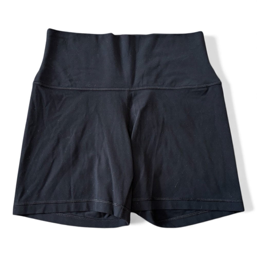 Aritzia Golden BUTTER Cheeky Hi-Rise 5" Short womens size 10 M/L